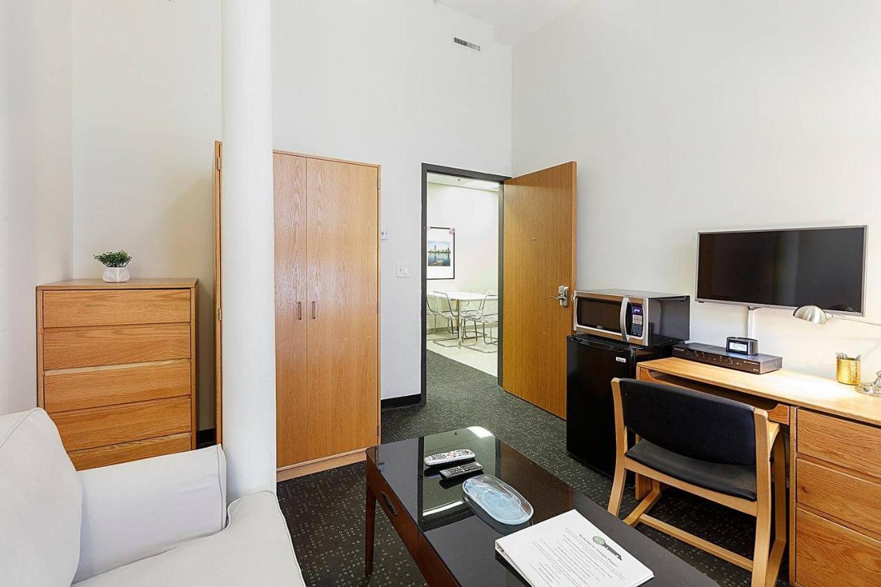 Studio Ready 4 Students & Traveling Professionals! 310 Apartman Boston Kültér fotó